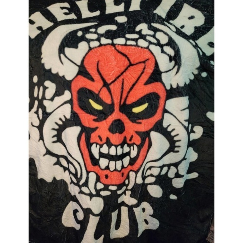 Stranger Things Hellfire Club‎ Blanket New Sealed 52" x 40" Very Soft - Picture 6 of 6
